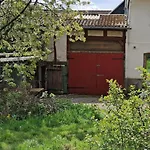Naturnahes Wohnen in einem alten Haus mit Garten