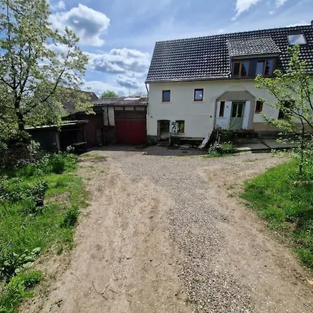 Naturnah In Schoenem Haus Mit Garten Und 10 Betten Holiday home
