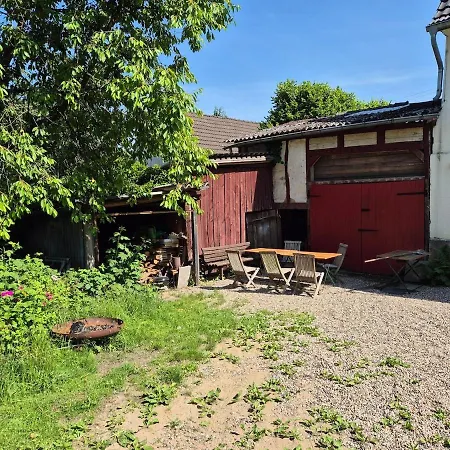 Naturnahes Wohnen In Einem Alten Haus Mit Garten Feriehus Windeck