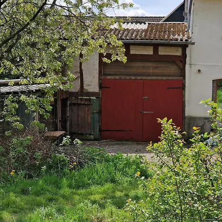 Naturnah In Schoenem Haus Mit Garten Und 10 Betten Windeck