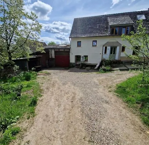 Naturnahes Wohnen In Einem Alten Haus Mit Garten Feriehus
