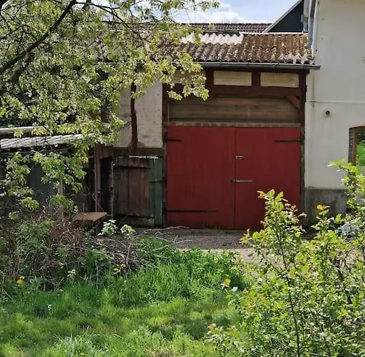 Naturnahes Wohnen In Einem Alten Haus Mit Garten